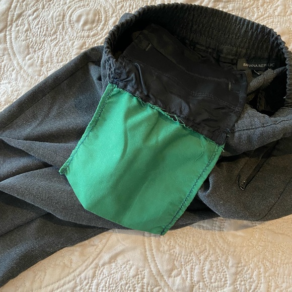 Banana Republic Gray jogger style pull on dress pants! EUC - Picture 10 of 10